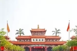 《三份通告单》封面,三张不同日期的拍摄通告单叠放